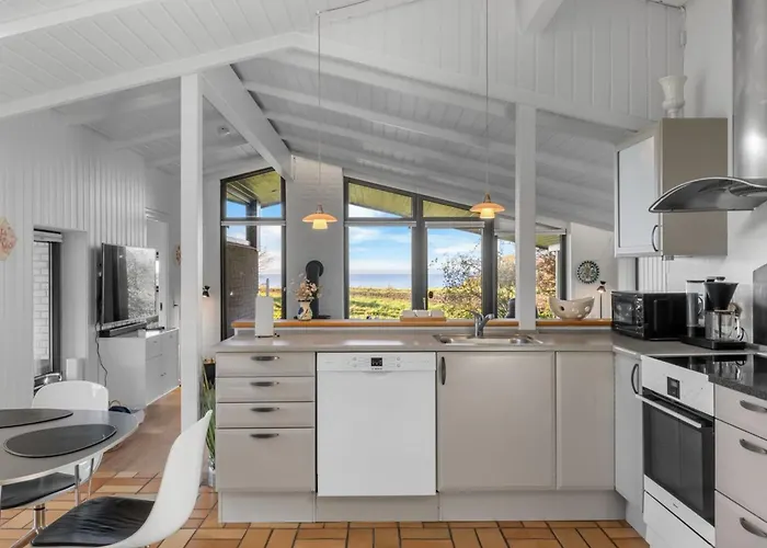 Vakantiehuis Sigbrit - 100m From The Sea By Interhome Tranekær